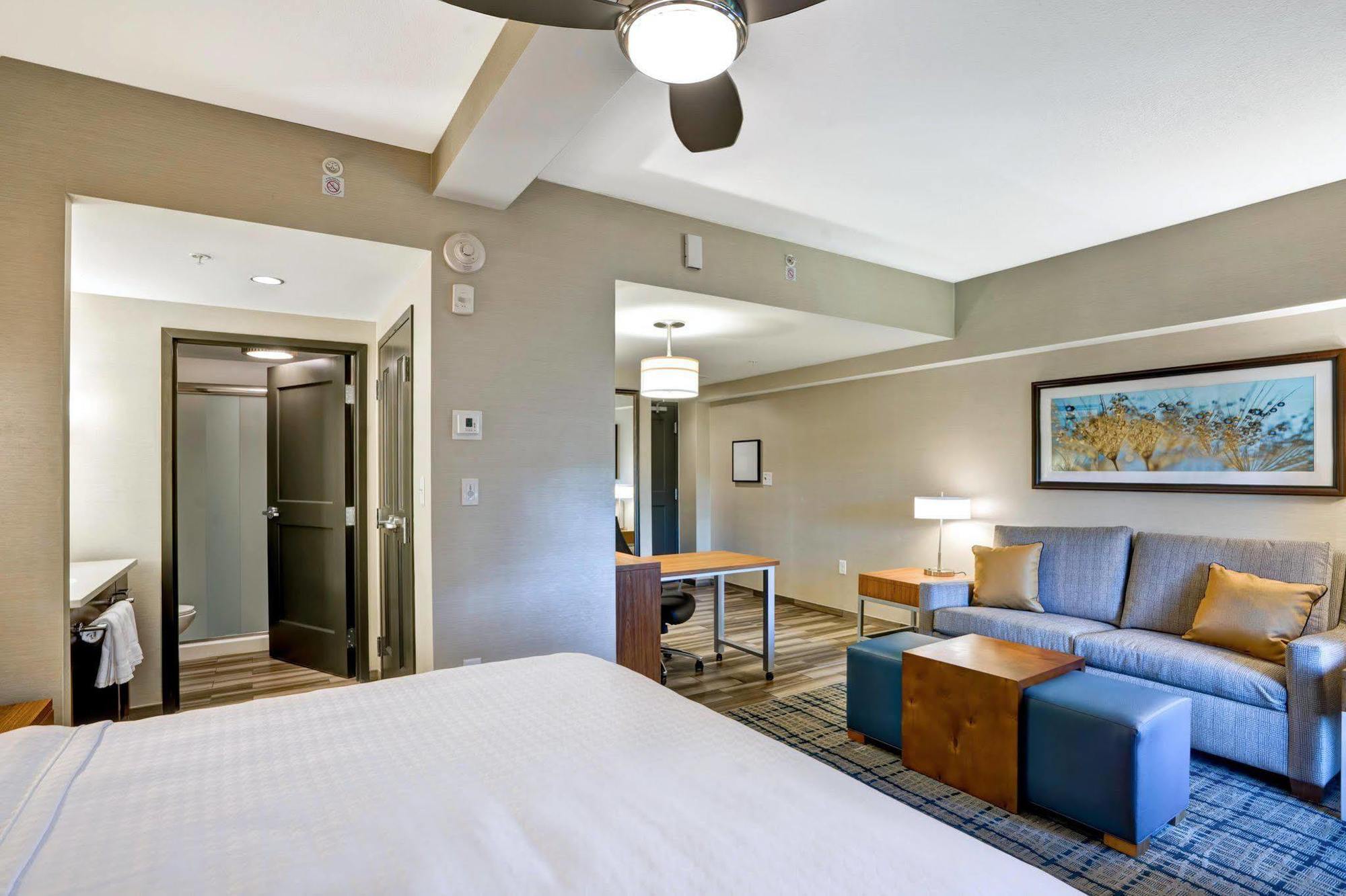 Courtyard By Marriott Boston Westborough Hotel Exterior photo