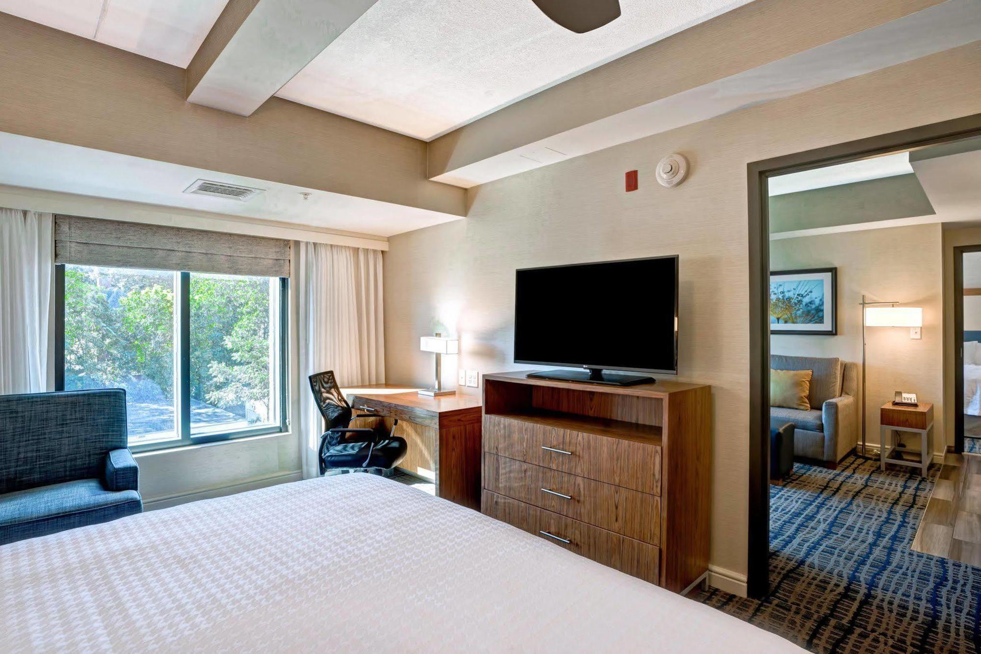 Courtyard By Marriott Boston Westborough Hotel Exterior photo
